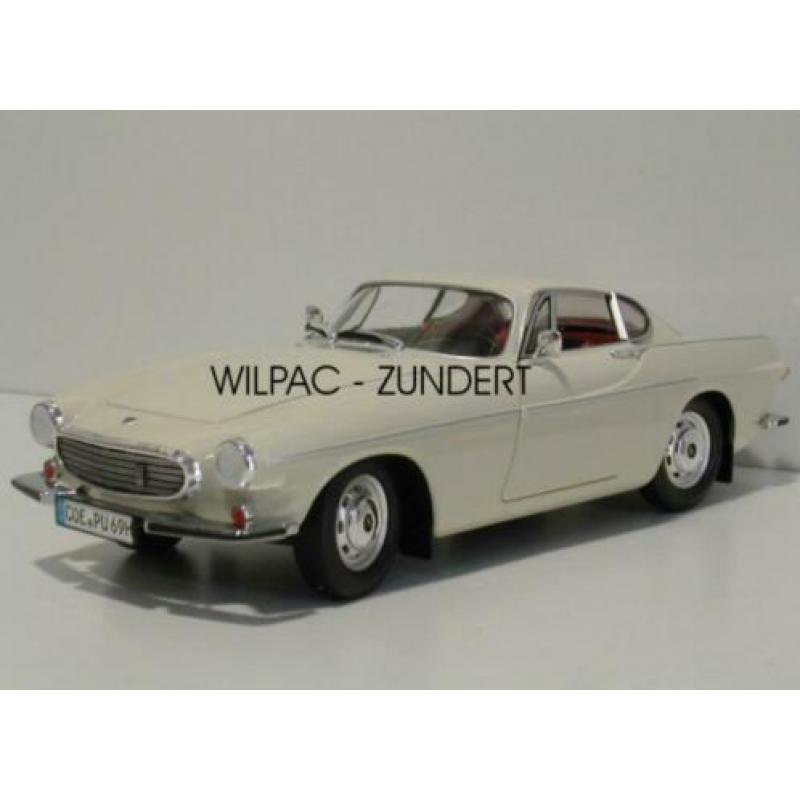Volvo . P1800 s wit 1:18. Revell nieuw. Auto van de. Saint.