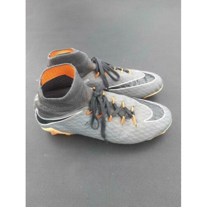 Voetbalschoenen Nike, maat 41