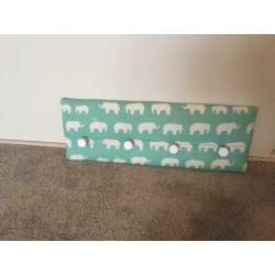 Te koop kapstokjes kinderkamer of babykamer zgan