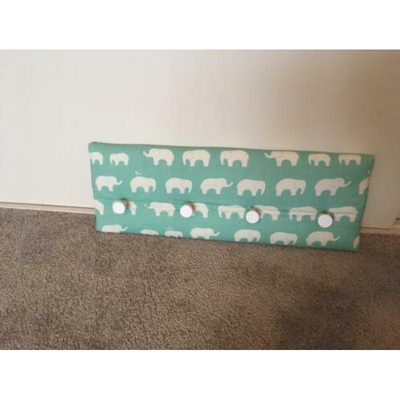 Te koop kapstokjes kinderkamer of babykamer zgan