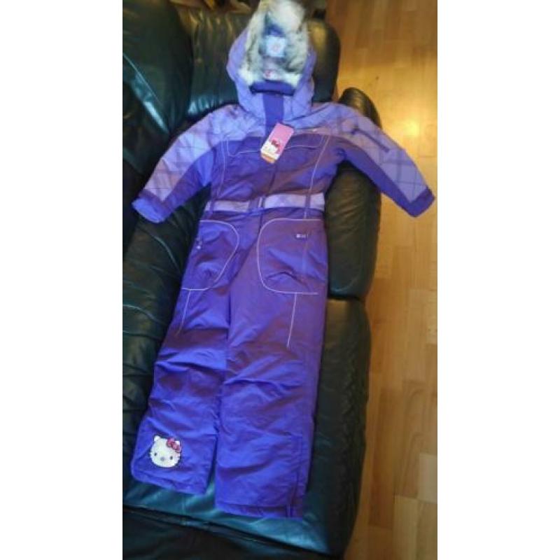 Hallo. Te koop een mooi en nieuw ski pak voor een meisje.
