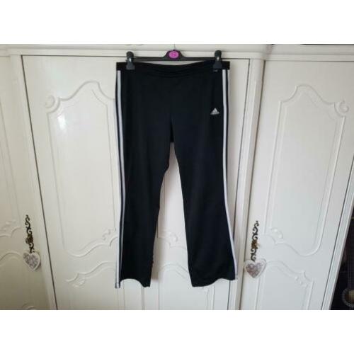 Vintage Adidas trainingsbroek uit 2005 ( Confectie maat 38 )