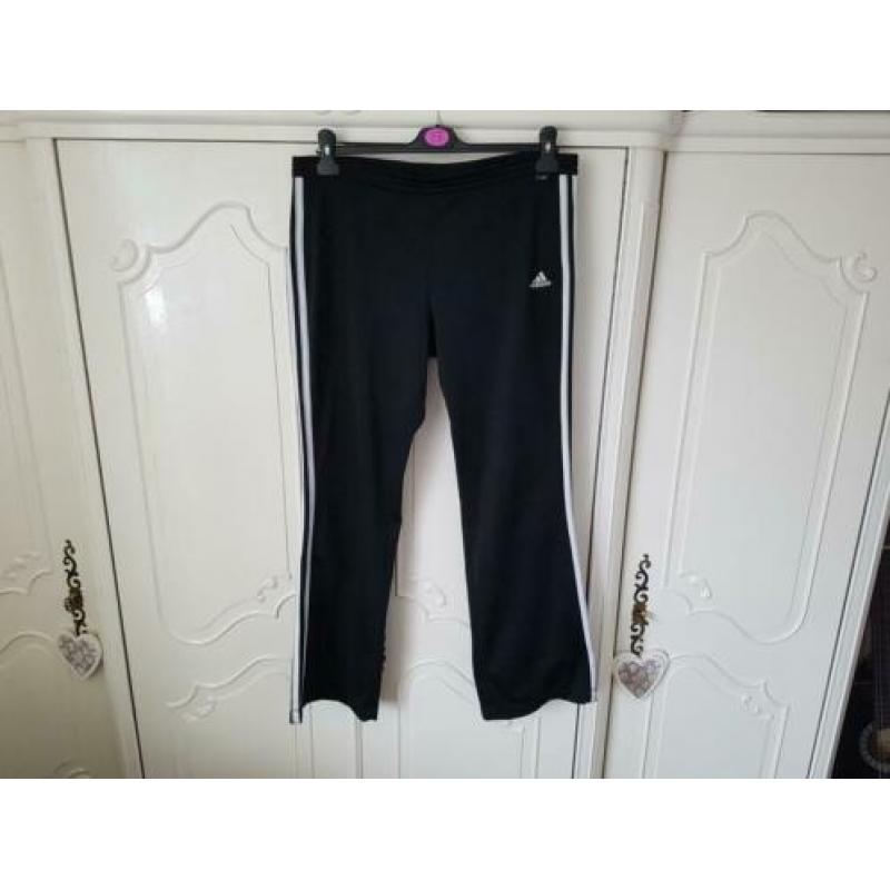 Vintage Adidas trainingsbroek uit 2005 ( Confectie maat 38 )