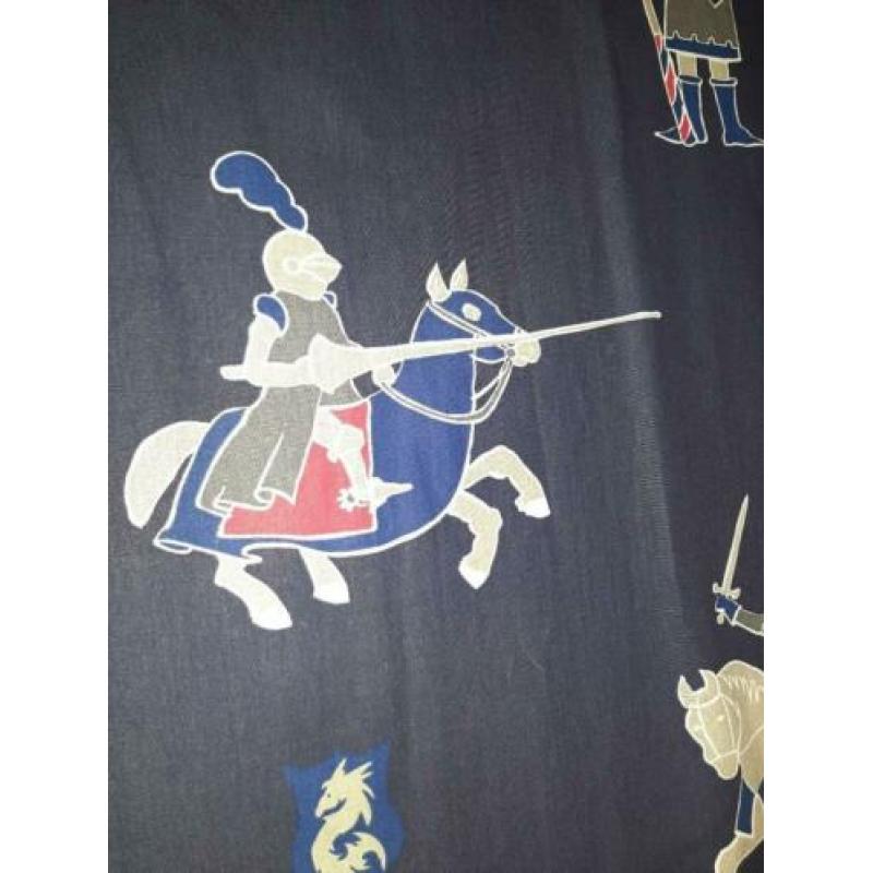 Gordijnen kinderkamer donkerblauw riddermotief