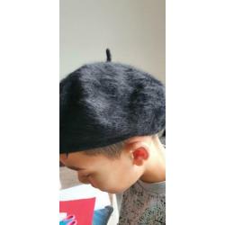 Bonte baret zwart bijna gratis