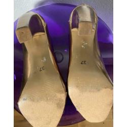 Gouden pumps met open teen maat 38