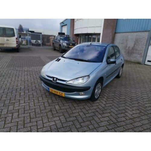 Peugeot 206 1.4 bJ 2002 AIRCO Nw APK