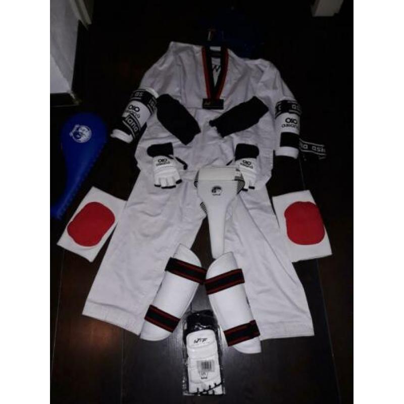 Complete taekwondo set
