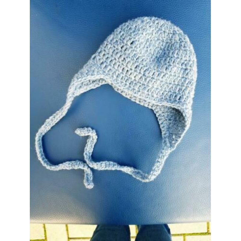 Gehaakt mutsje baby newborn fotoshoot blauw