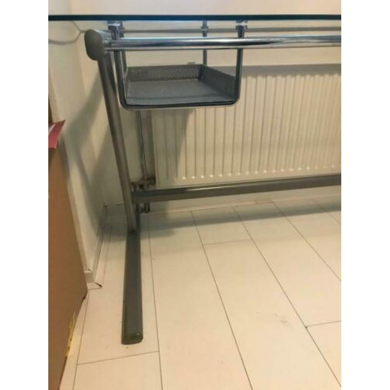 Bureau - metaal met glazen blad (70 x 150)