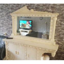 Fossiele dressoir +spiegel.