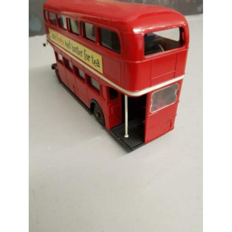 Te koop Engelse dubbeldekker bus 1/50 geheel metaal