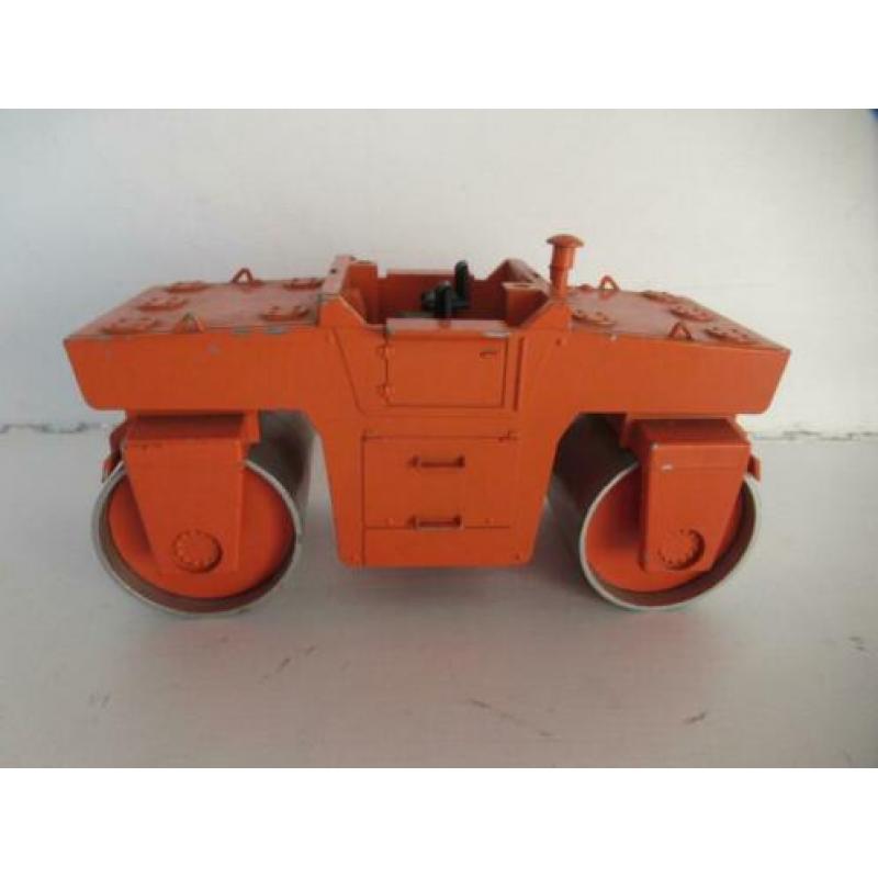 NZG Wals Opknapper DV8 nr: 224 1:25 Tandemroller