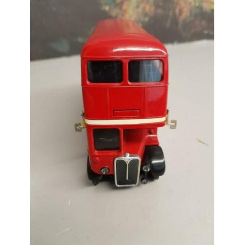 Te koop Engelse dubbeldekker bus 1/50 geheel metaal