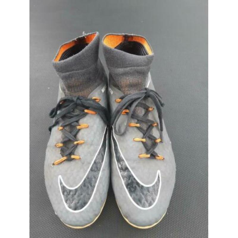 Voetbalschoenen Nike, maat 41