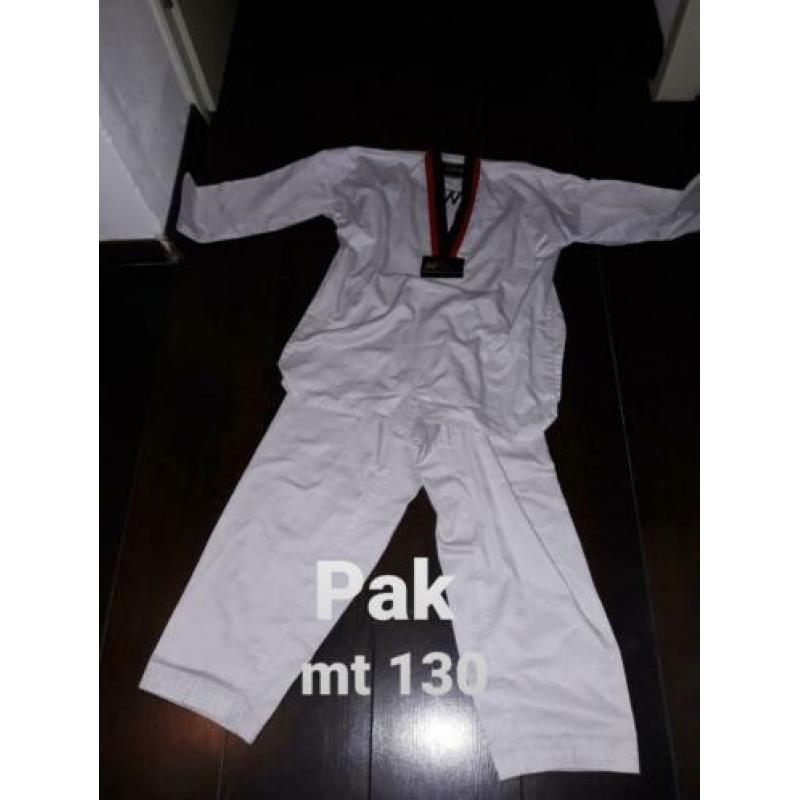 Complete taekwondo set