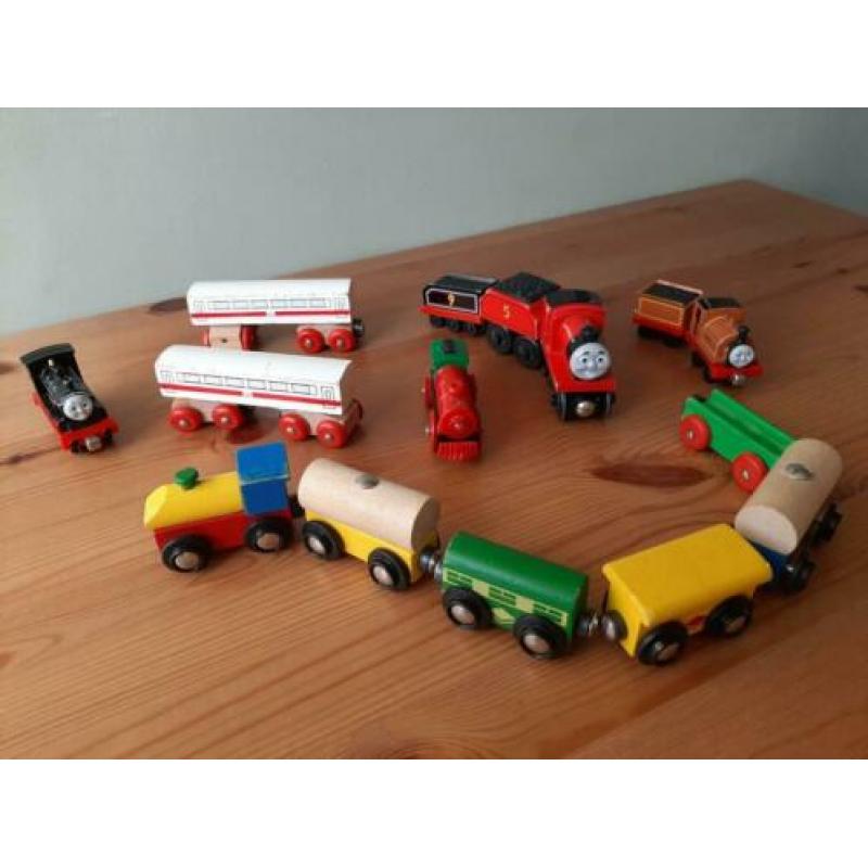 Houten treinbaan met accessoires