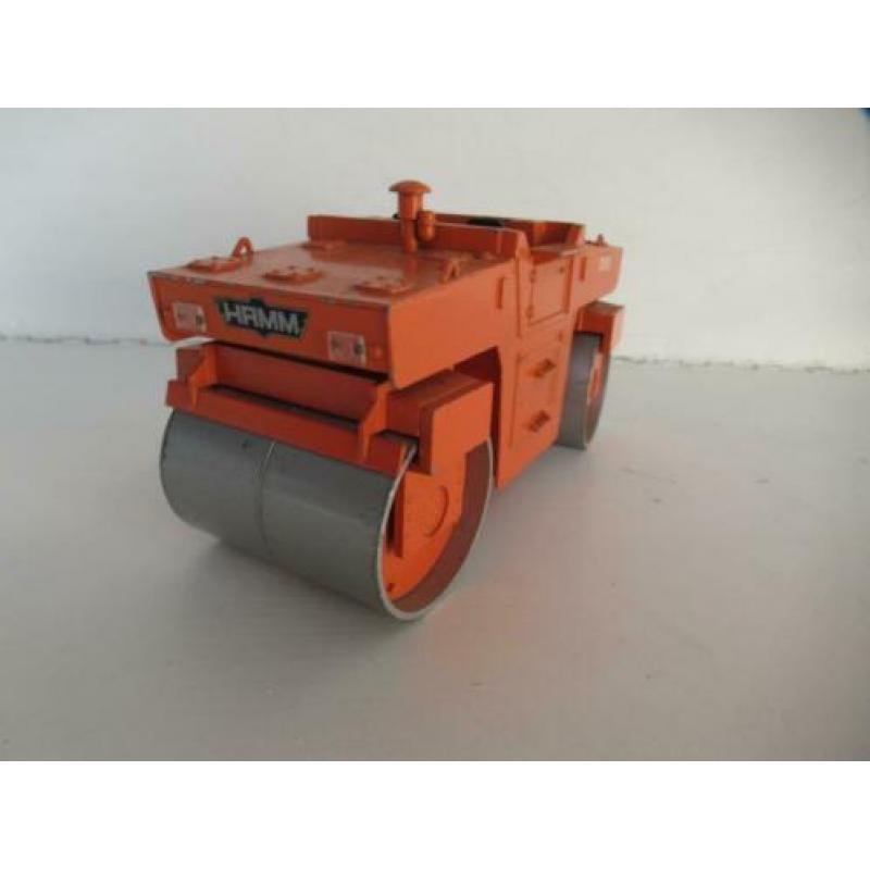 NZG Wals Opknapper DV8 nr: 224 1:25 Tandemroller