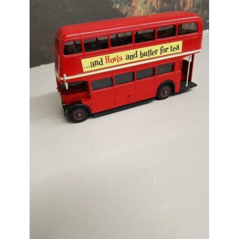 Te koop Engelse dubbeldekker bus 1/50 geheel metaal