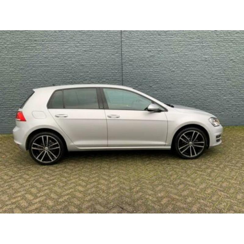 Volkswagen Golf 1.2 TSI Highline DSG Allstar