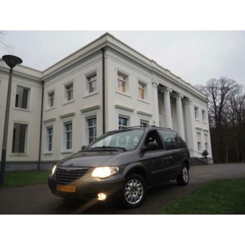 Chrysler Voyager 2.8 CRD SE AUT 7 pers. € 1.500,= !