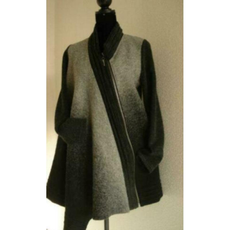 Sao Paulo zwart - grijs jas met rits , wool vest maat S