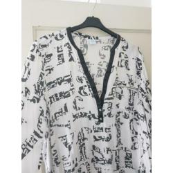 leuke zwart/witte blouse maat 50 M&S mode