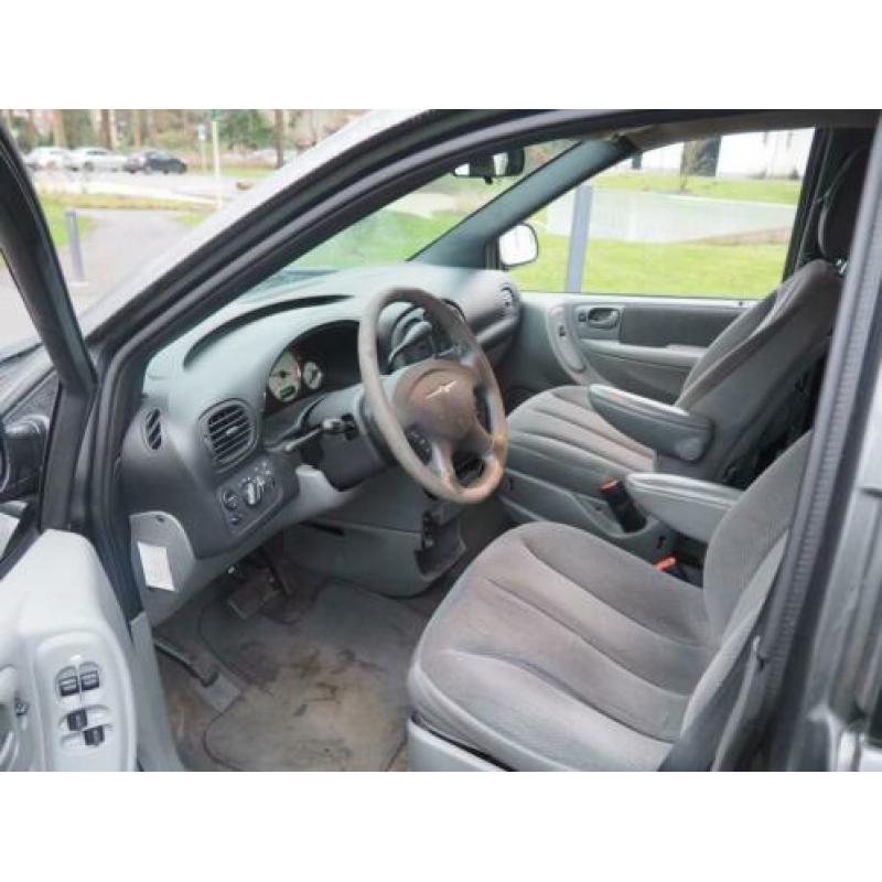 Chrysler Voyager 2.8 CRD SE AUT 7 pers. € 1.500,= !