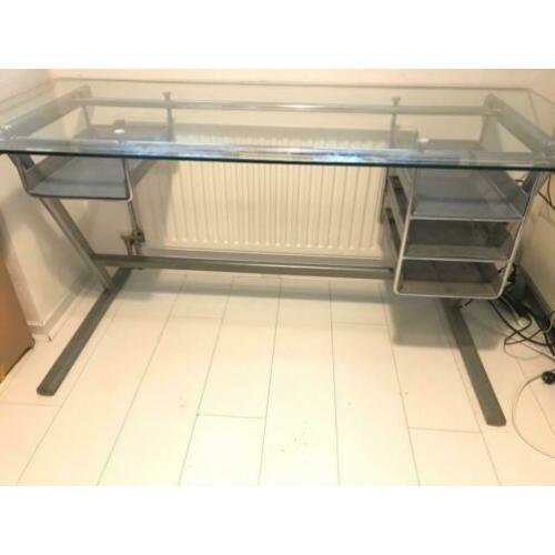 Bureau - metaal met glazen blad (70 x 150)