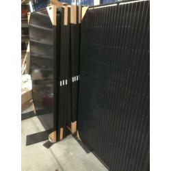 vier zonnepanelen zwart 310 Watt HT solar