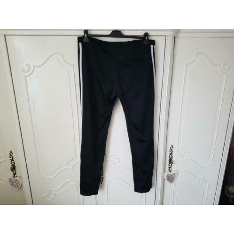 Vintage Adidas trainingsbroek uit 2005 ( Confectie maat 38 )