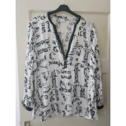 leuke zwart/witte blouse maat 50 M&S mode