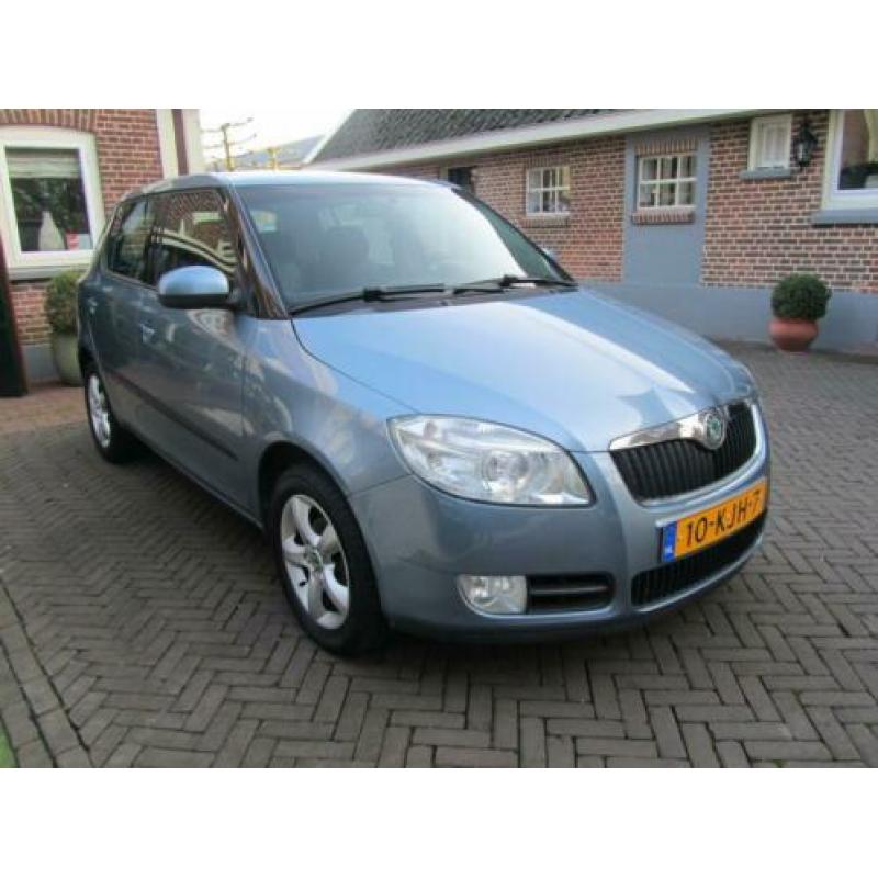 Skoda Fabia 1.6-16V Sport