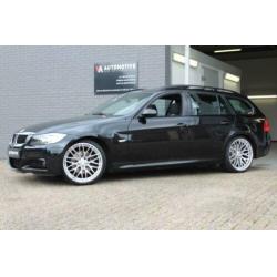 BMW 3-serie Touring 320i M-SPORT PANO NAVI XENON 19 INCH