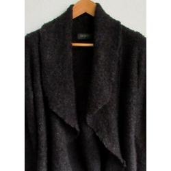 Zwart bouclé vest / vestjasje van Suchita - mt M