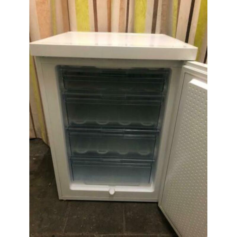 4 laden Vrieskast: Bosch, Schoon, Werkt Goed! A+ Label!