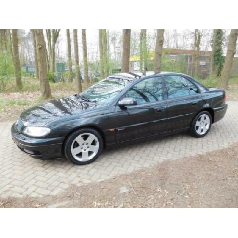 Opel Omega 2.2i-16V Sport