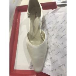 Rainbow club trouwschoenen Zelda mt 38,5 lage hak .