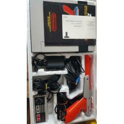 Nintendo, NES Action Set with Zapper, Duckhunt and Mario - C