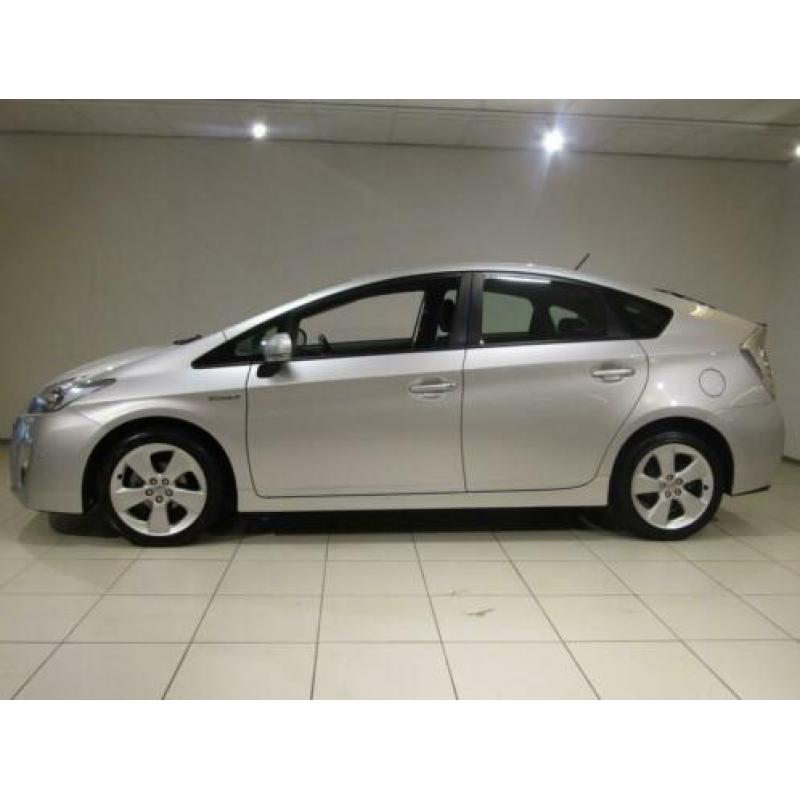 Toyota Prius 1.8 Dynamic | Navigatie | Parkeercamera | Clima