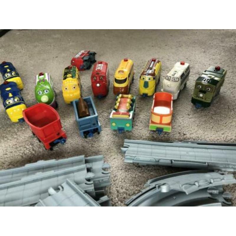 Grote set van chuggington. Treinen, banen en extra’s