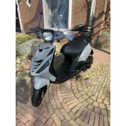 Te koop Piaggio Zip I-Get 2018. Injectie. Blauw kenteken.
