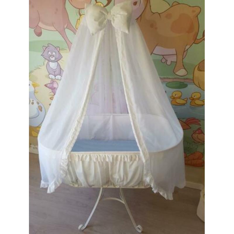 Mooie wieg met stalen frame Conchitta