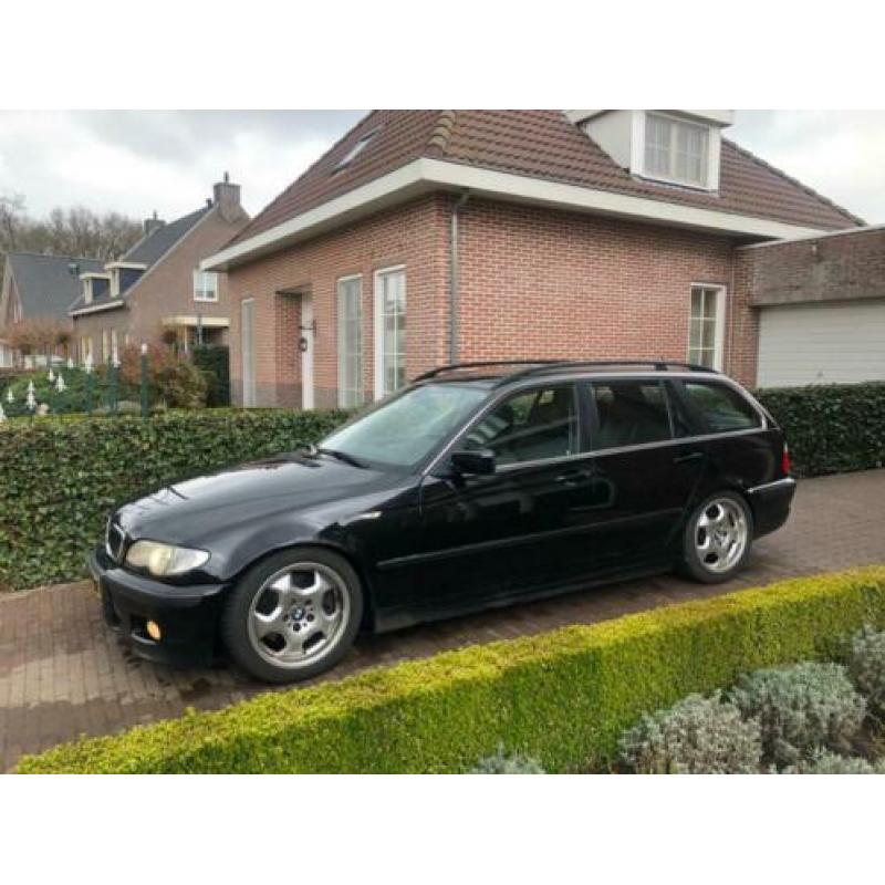 BMW 3-Serie 3.0 I 330 Touring AUT 2001 Zwart