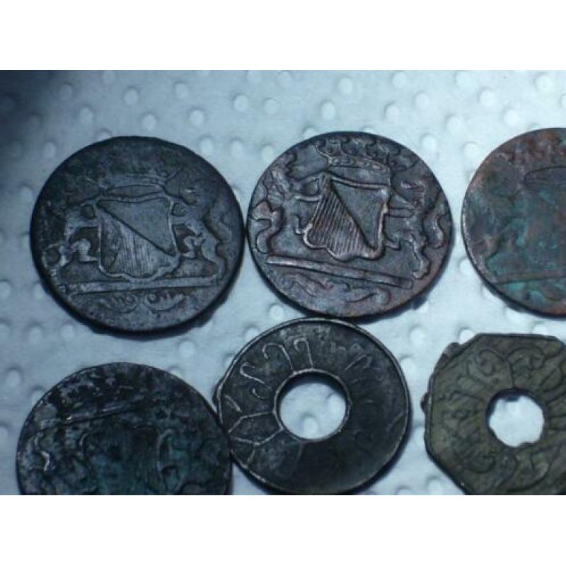 18 mooie oude munten uit VOC tijd met zilver, bodemvondst