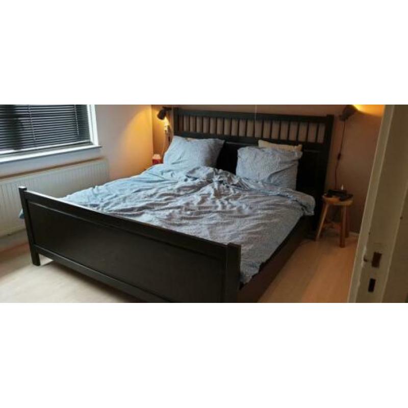 Bed (zonder matras kussens en dekens)