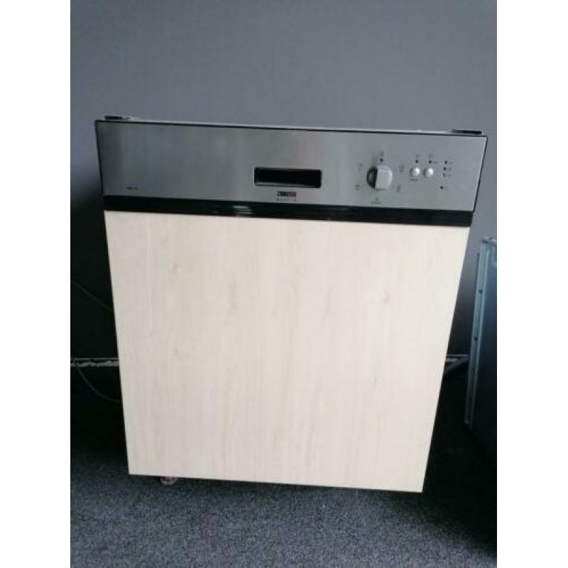 Vaatwasmachine zanussi ZDN121