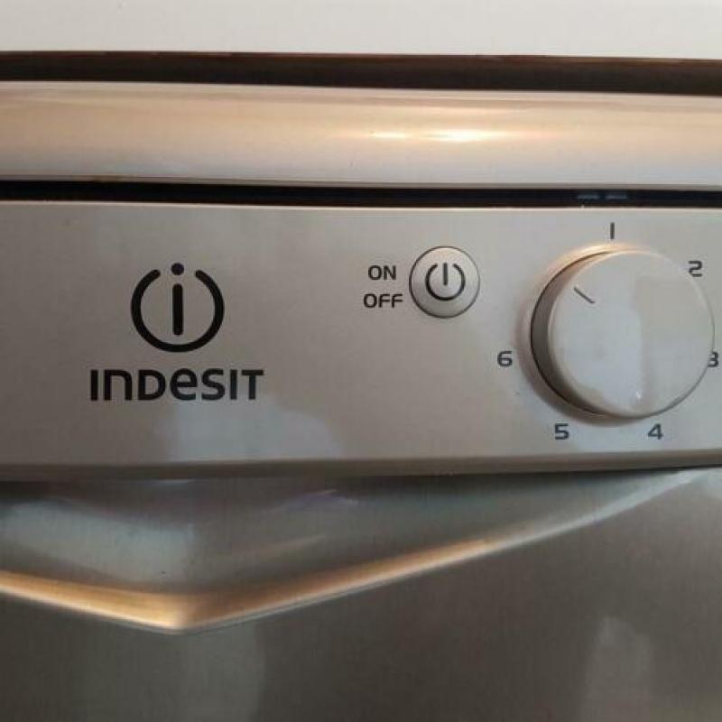 Spik splinter nieuwe vaatwasser
