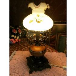 Antieke olielamp/tafellamp olie lamp messing brons,kap glas