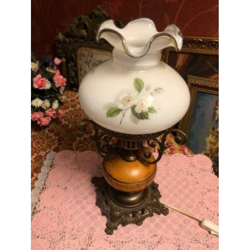 Antieke olielamp/tafellamp olie lamp messing brons,kap glas